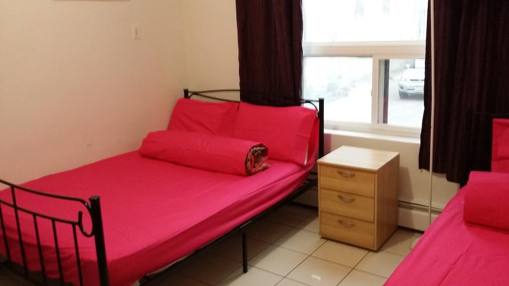 University Apartment โตรอนโต ภายนอก รูปภาพ