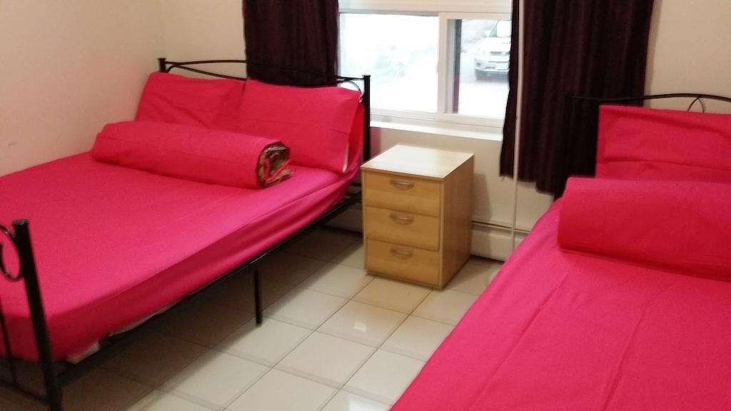 University Apartment โตรอนโต ภายนอก รูปภาพ