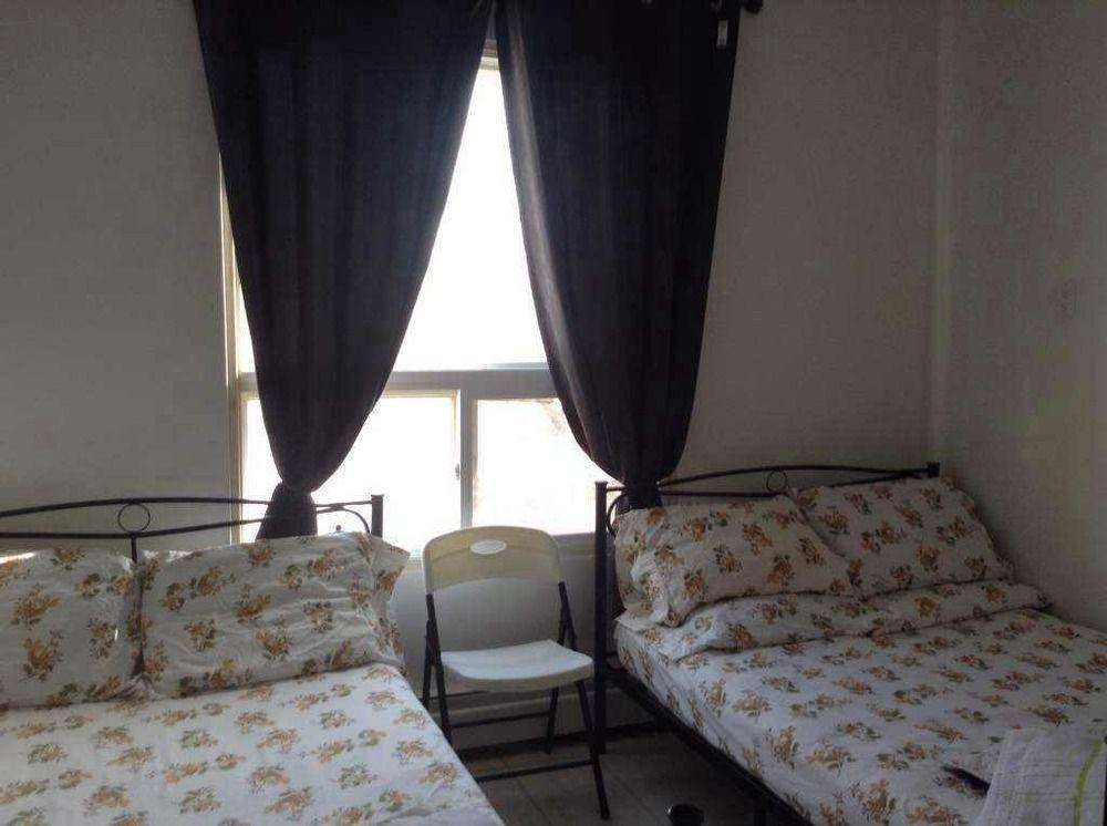 University Apartment โตรอนโต ภายนอก รูปภาพ