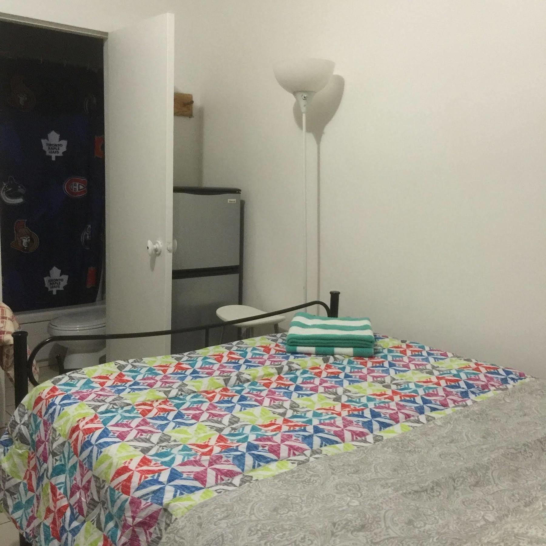 University Apartment โตรอนโต ภายนอก รูปภาพ