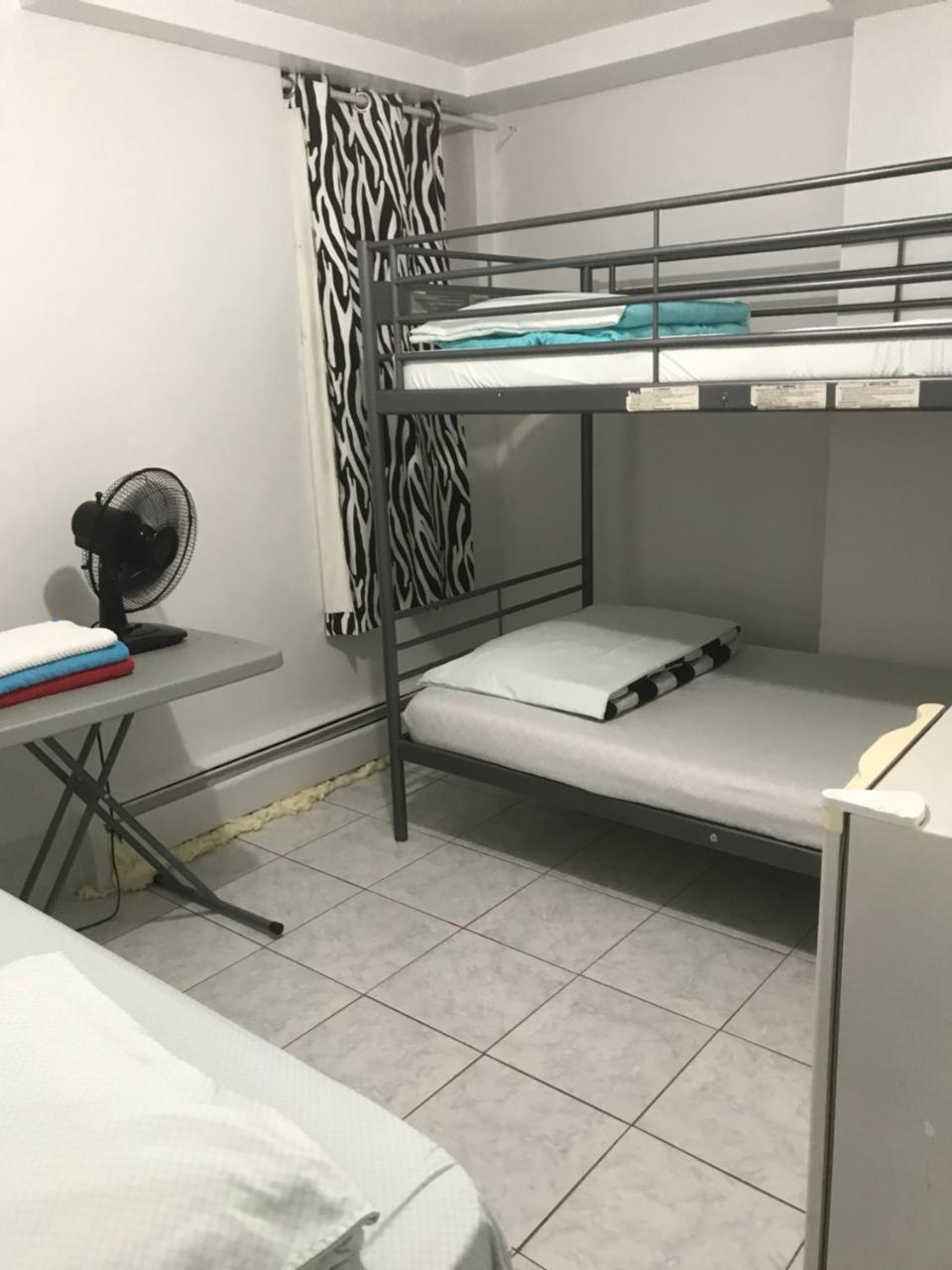 University Apartment โตรอนโต ภายนอก รูปภาพ