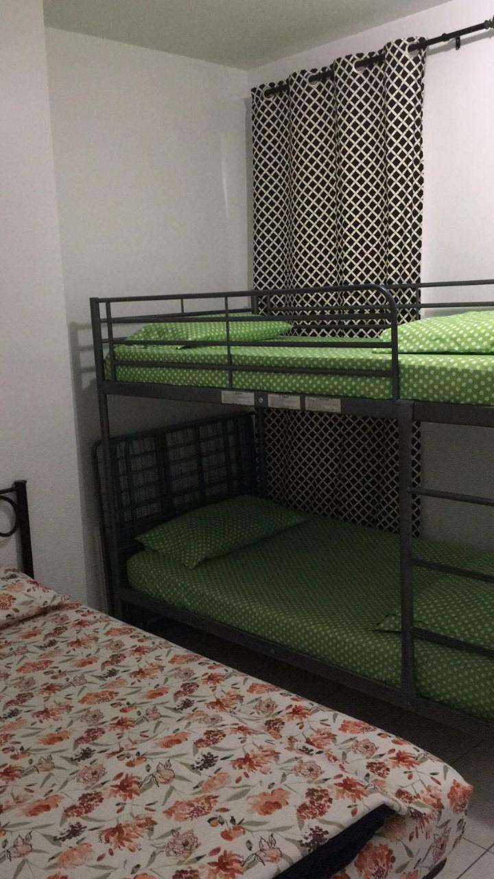 University Apartment โตรอนโต ภายนอก รูปภาพ