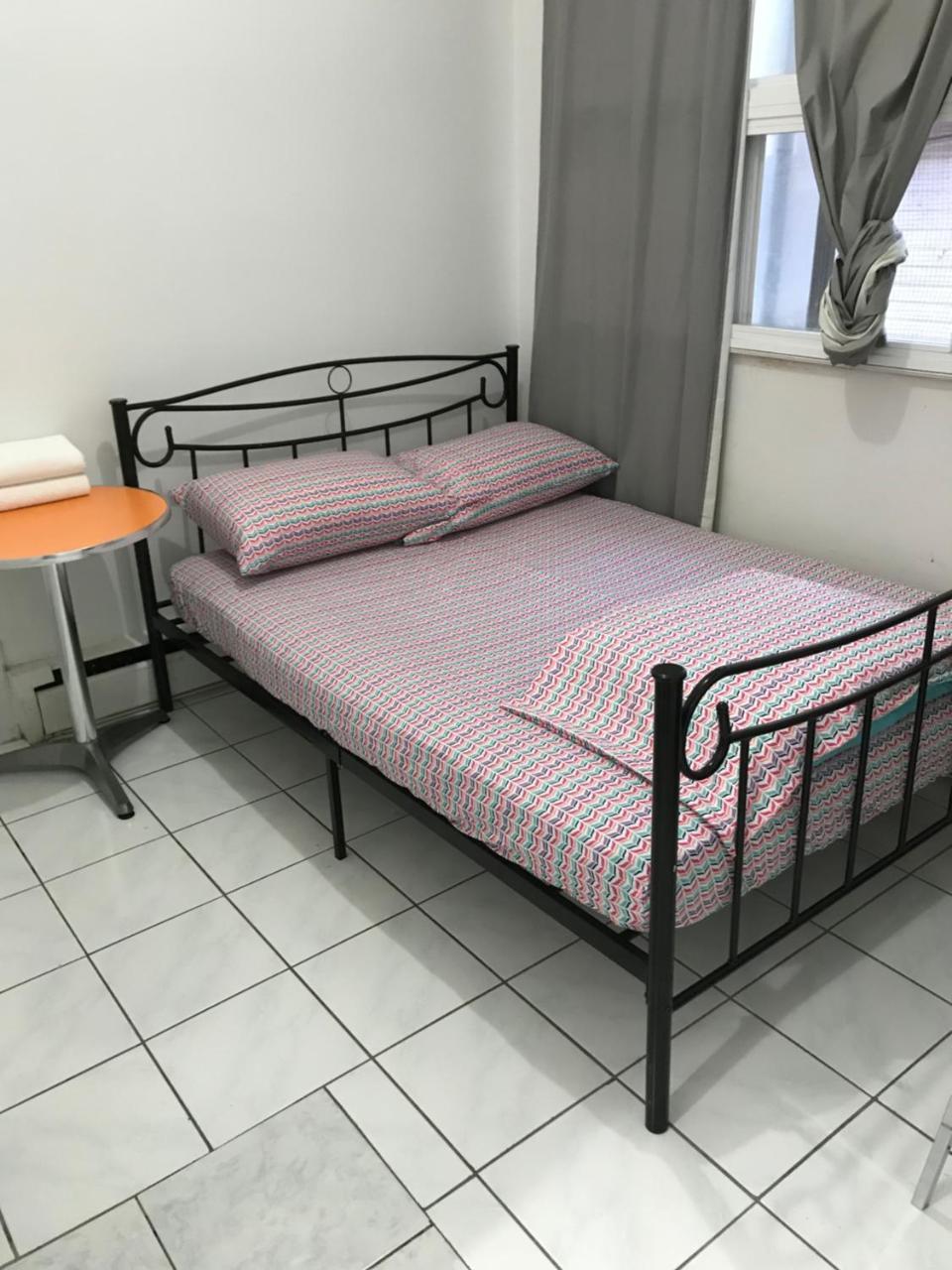 University Apartment โตรอนโต ภายนอก รูปภาพ