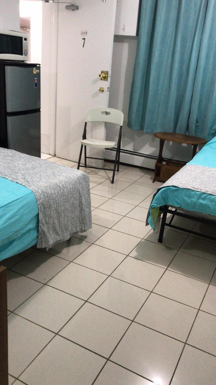 University Apartment โตรอนโต ภายนอก รูปภาพ