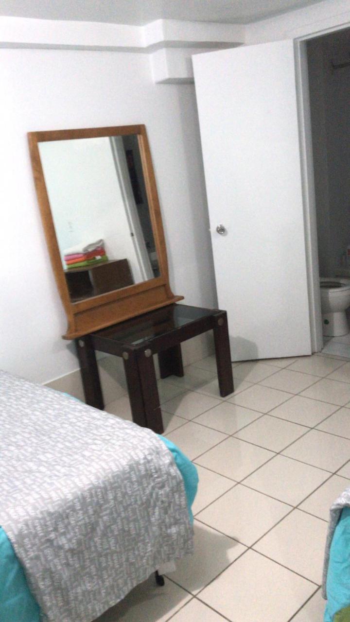 University Apartment โตรอนโต ภายนอก รูปภาพ