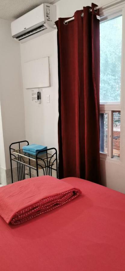University Apartment โตรอนโต ภายนอก รูปภาพ